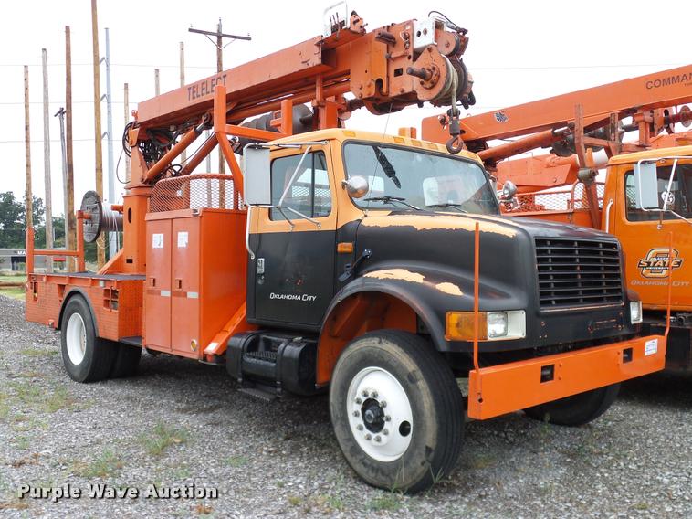 image for item DA6854 1993 International 4900 bucket truck