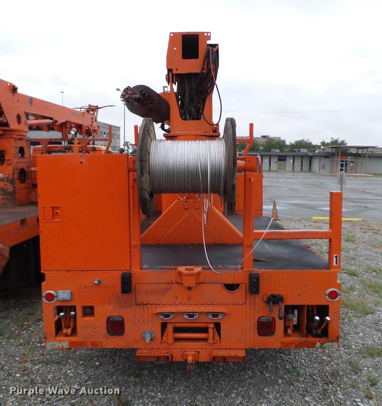 image for item DA6854 1993 International 4900 bucket truck