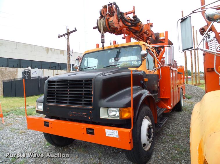 image for item DA6854 1993 International 4900 bucket truck