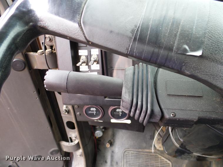 image for item DA6854 1993 International 4900 bucket truck