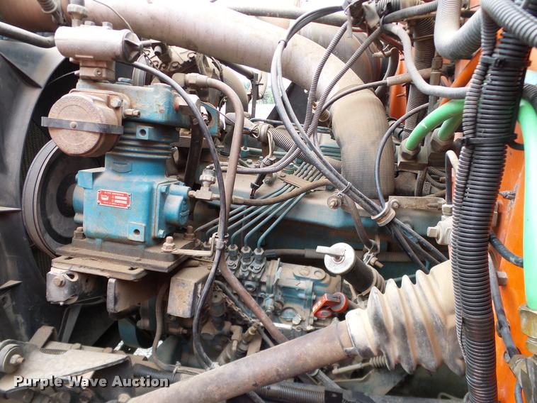 image for item DA6854 1993 International 4900 bucket truck