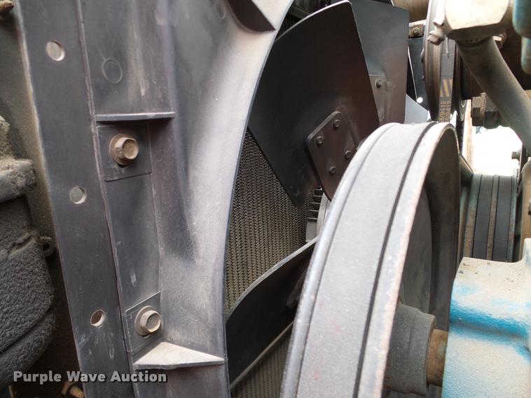 image for item DA6854 1993 International 4900 bucket truck