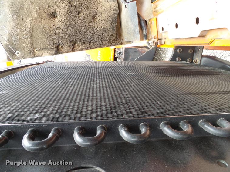 image for item DA6854 1993 International 4900 bucket truck