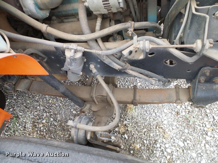 image for item DA6854 1993 International 4900 bucket truck