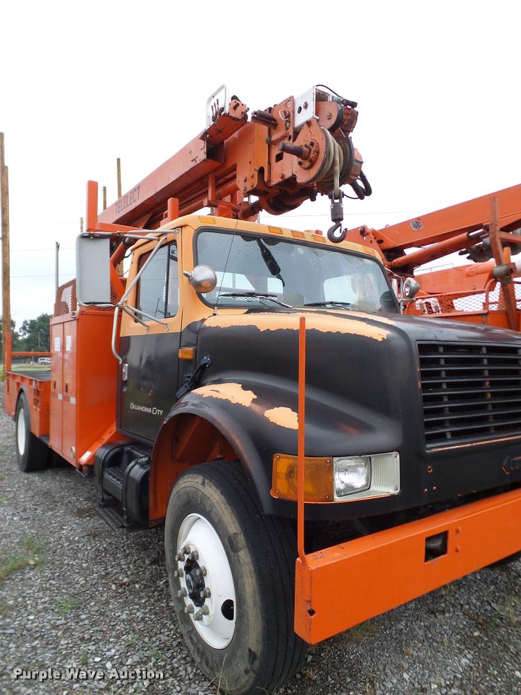 image for item DA6854 1993 International 4900 bucket truck