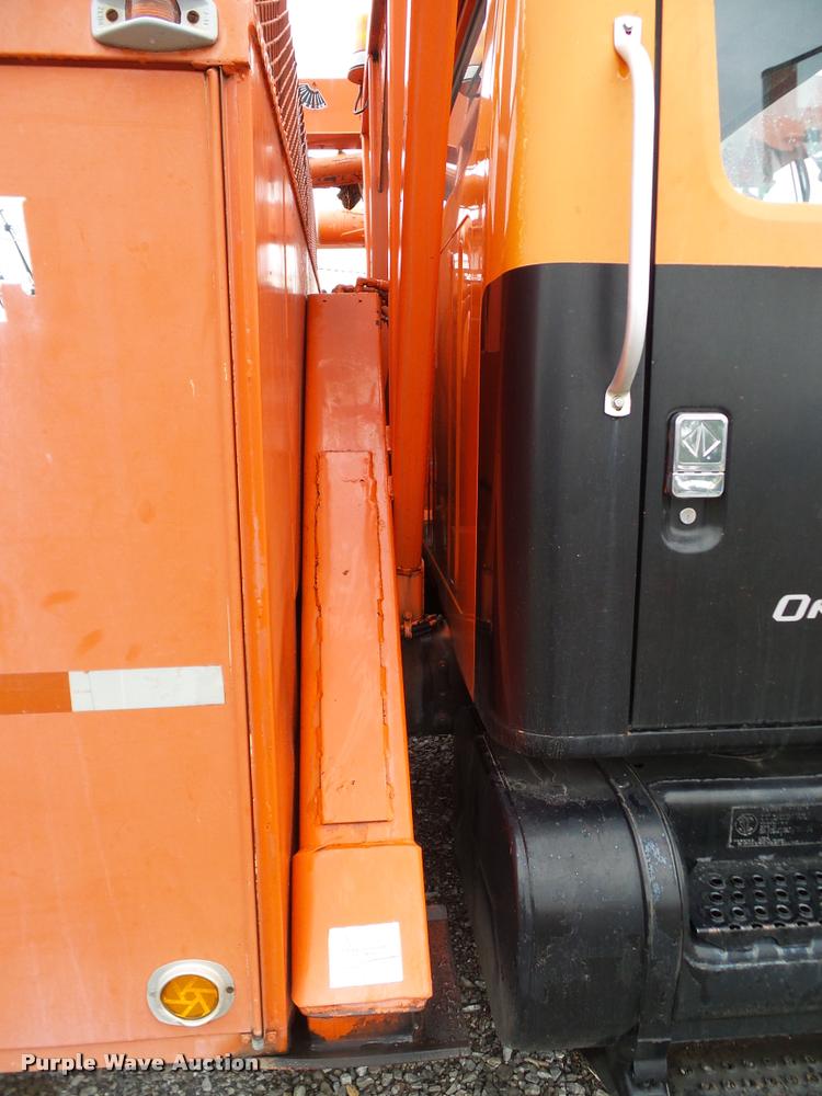 image for item DA6854 1993 International 4900 bucket truck