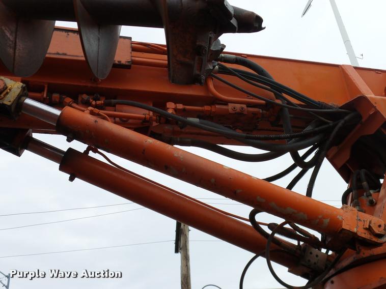 image for item DA6854 1993 International 4900 bucket truck
