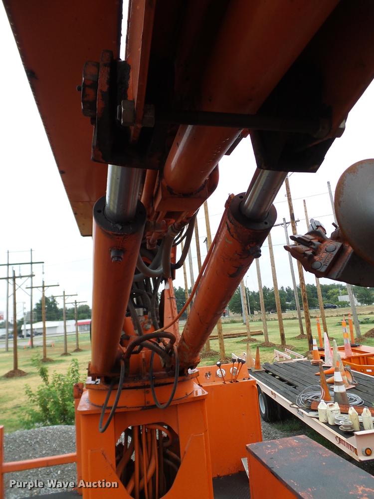 image for item DA6854 1993 International 4900 bucket truck