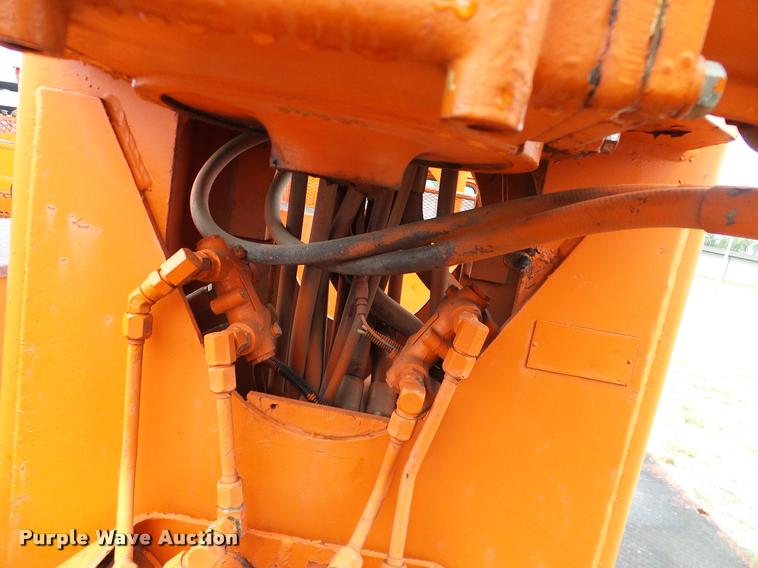 image for item DA6854 1993 International 4900 bucket truck