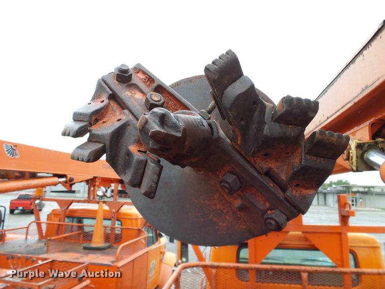 image for item DA6854 1993 International 4900 bucket truck