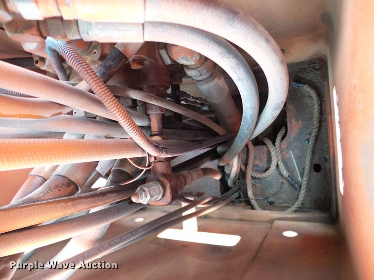 image for item DA6854 1993 International 4900 bucket truck