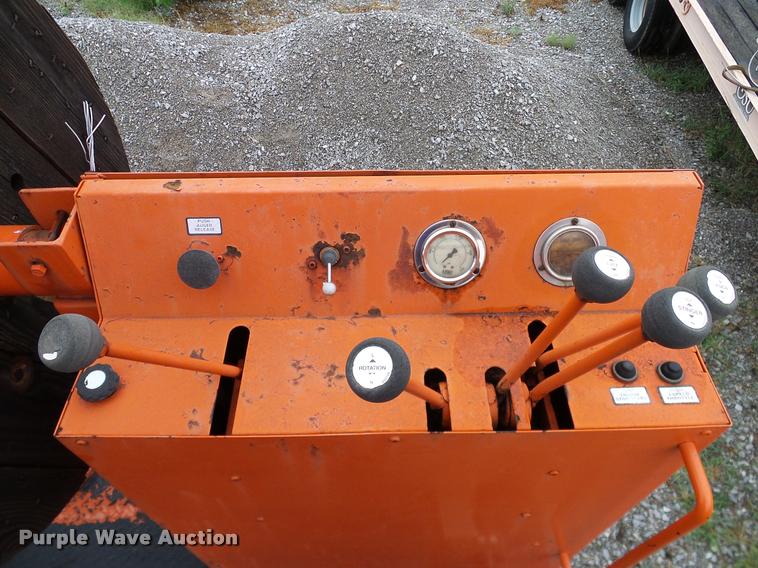 image for item DA6854 1993 International 4900 bucket truck