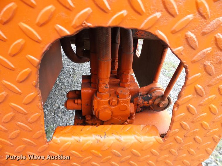 image for item DA6854 1993 International 4900 bucket truck