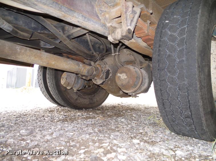 image for item DA6854 1993 International 4900 bucket truck