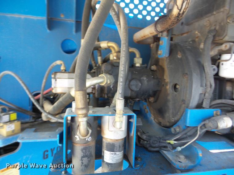 image for item DB0850 2004 Genie S60 boom lift