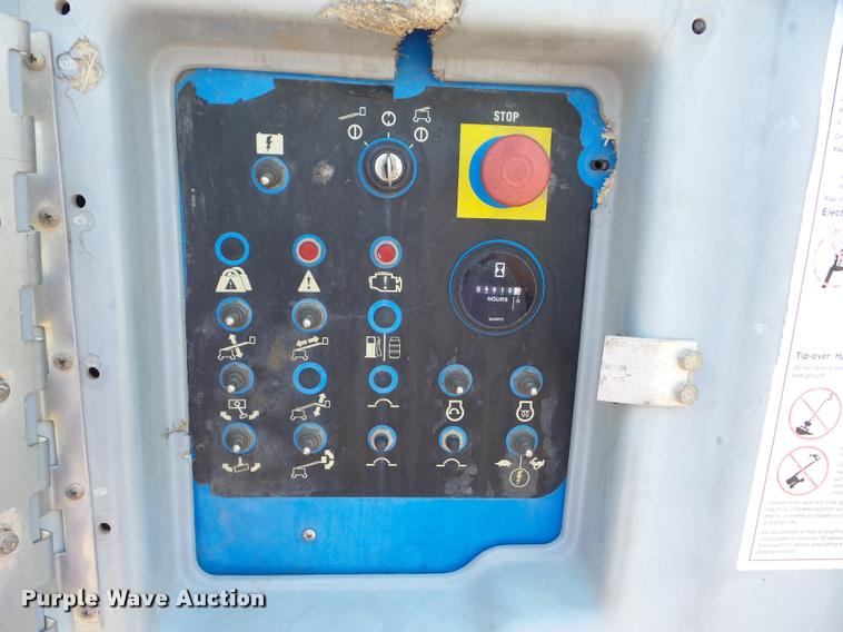 image for item DB0850 2004 Genie S60 boom lift