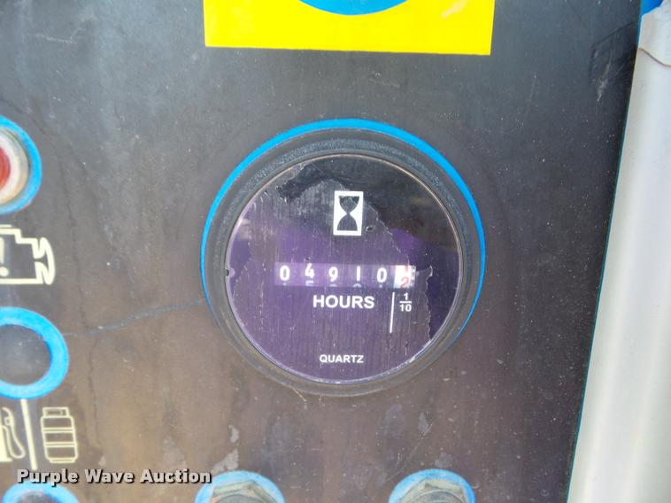 image for item DB0850 2004 Genie S60 boom lift