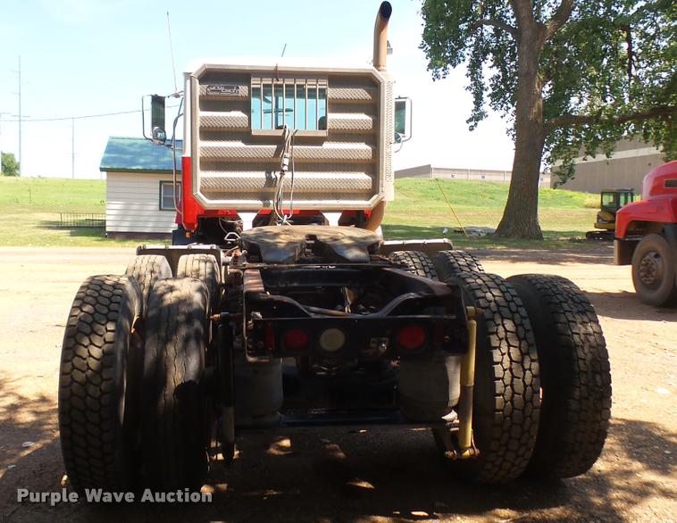 image for item DB3259 1999 Mack CH613 semi truck