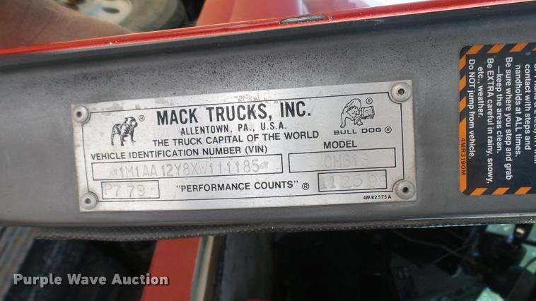 image for item DB3259 1999 Mack CH613 semi truck