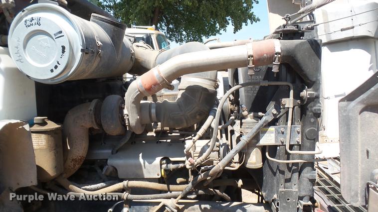 image for item DB3259 1999 Mack CH613 semi truck