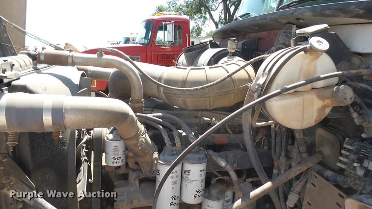 image for item DB3259 1999 Mack CH613 semi truck