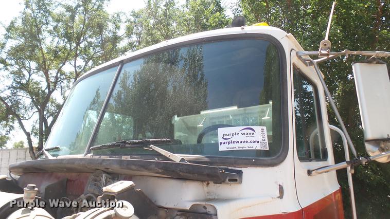 image for item DB3259 1999 Mack CH613 semi truck