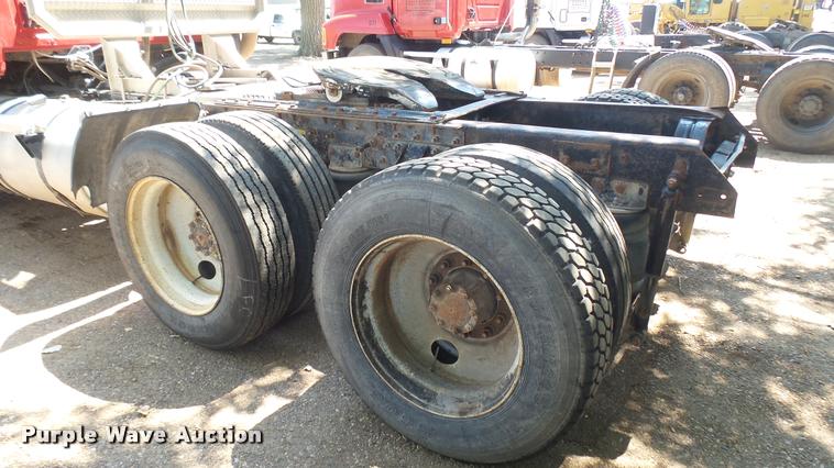 image for item DB3259 1999 Mack CH613 semi truck