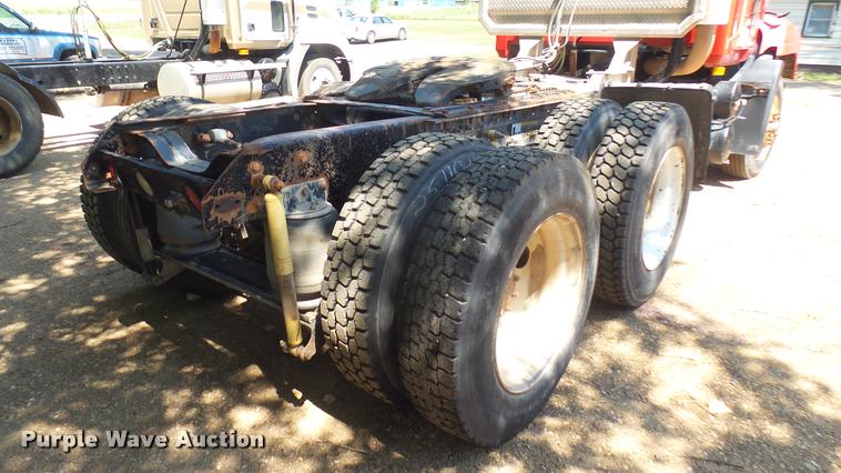 image for item DB3259 1999 Mack CH613 semi truck