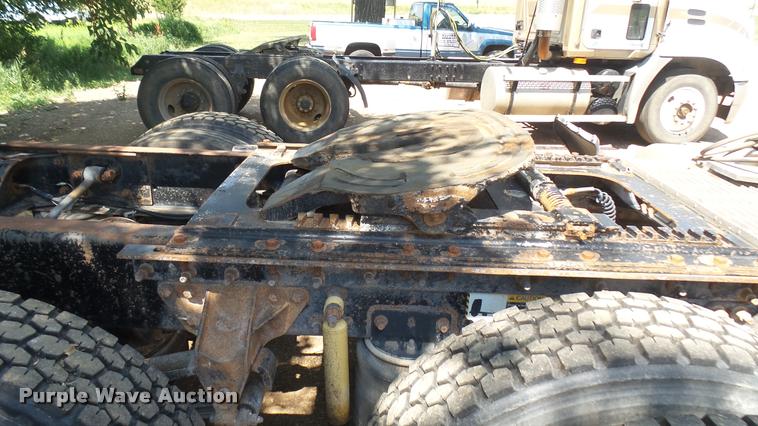 image for item DB3259 1999 Mack CH613 semi truck