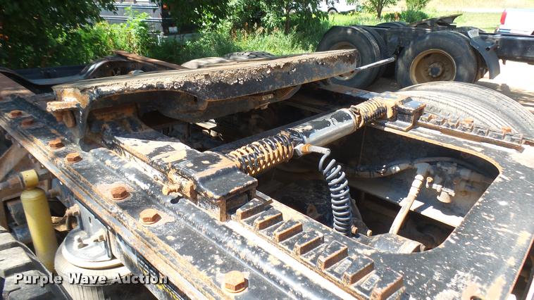 image for item DB3259 1999 Mack CH613 semi truck