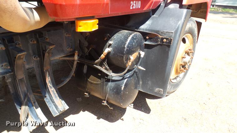 image for item DB3259 1999 Mack CH613 semi truck