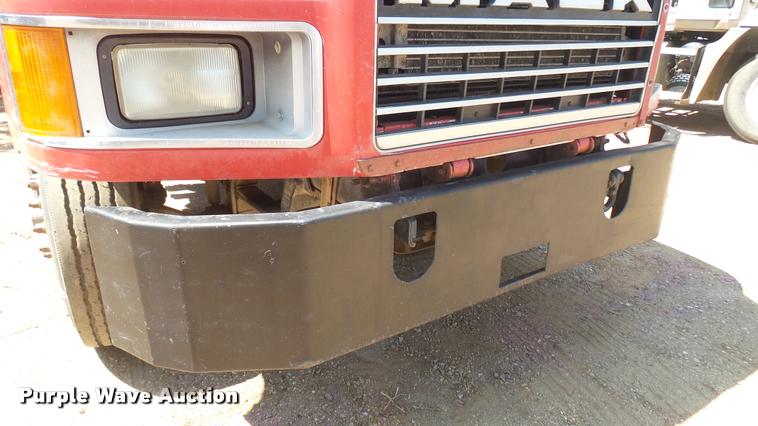 image for item DB3259 1999 Mack CH613 semi truck