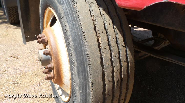 image for item DB3259 1999 Mack CH613 semi truck