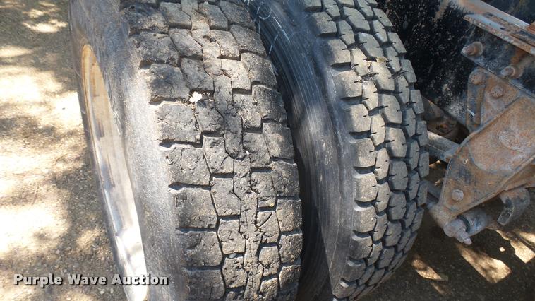 image for item DB3259 1999 Mack CH613 semi truck