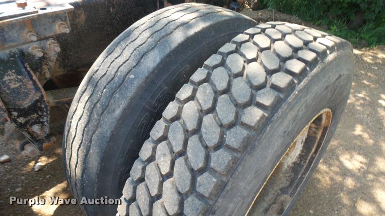 image for item DB3259 1999 Mack CH613 semi truck