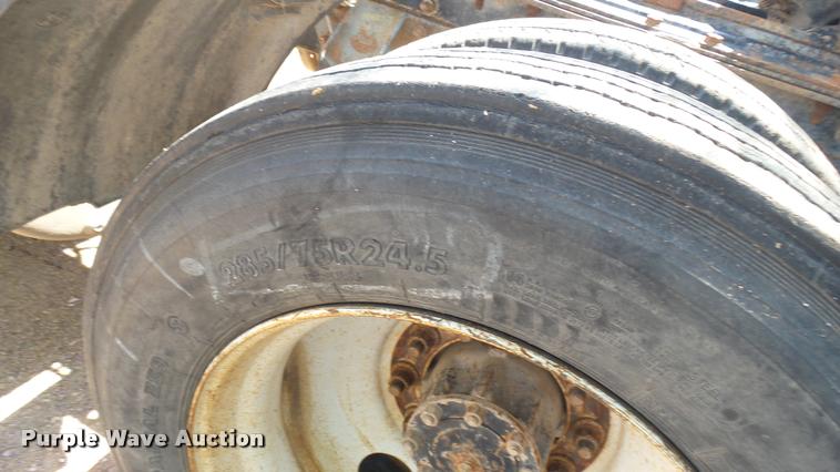 image for item DB3259 1999 Mack CH613 semi truck