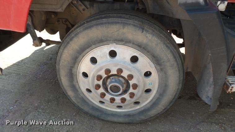 image for item DB3259 1999 Mack CH613 semi truck