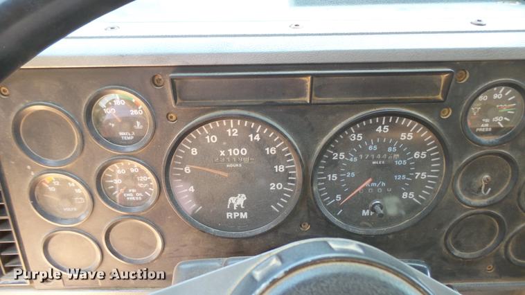 image for item DB3260 1995 Mack CH613 semi truck