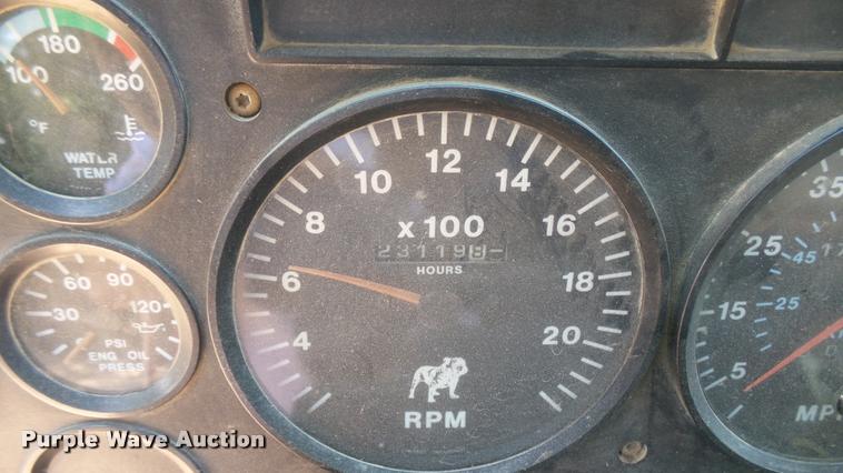 image for item DB3260 1995 Mack CH613 semi truck