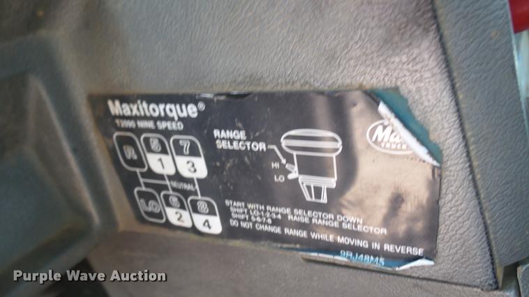 image for item DB3260 1995 Mack CH613 semi truck
