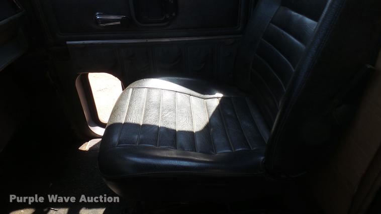 image for item DB3260 1995 Mack CH613 semi truck