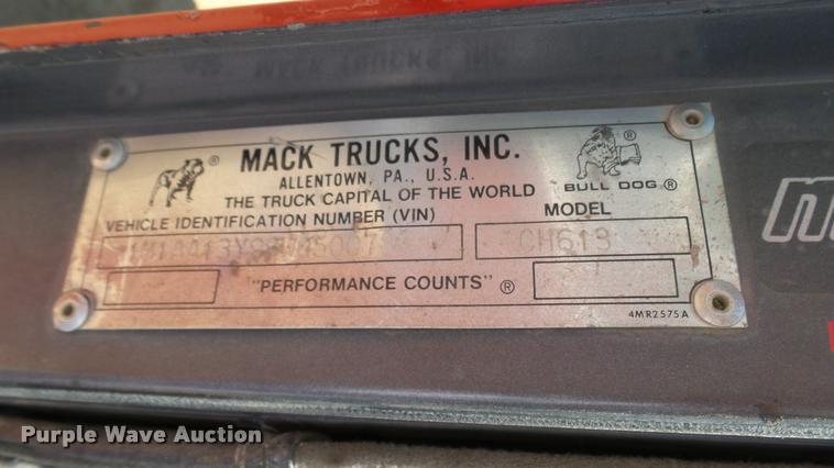 image for item DB3260 1995 Mack CH613 semi truck