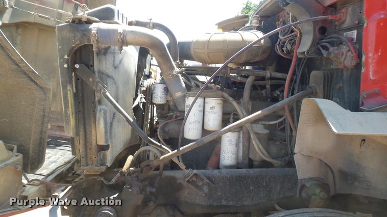 image for item DB3260 1995 Mack CH613 semi truck