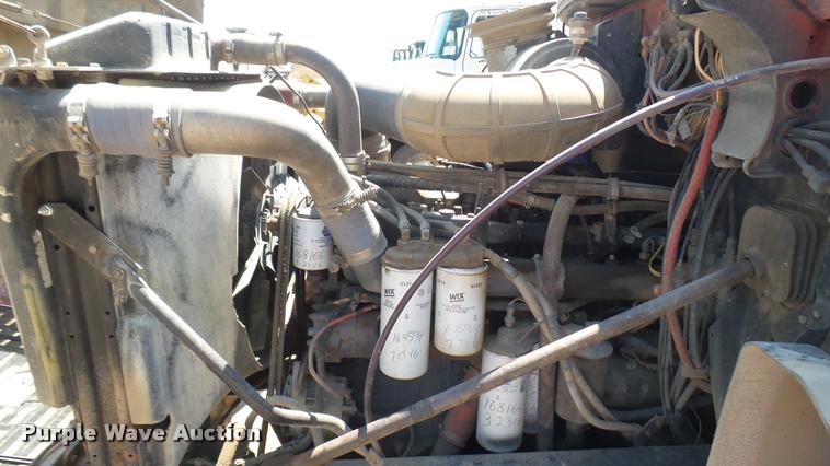 image for item DB3260 1995 Mack CH613 semi truck