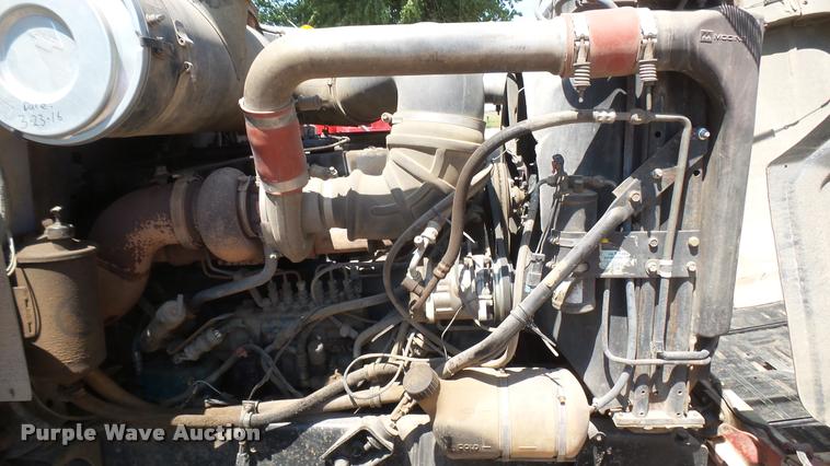 image for item DB3260 1995 Mack CH613 semi truck