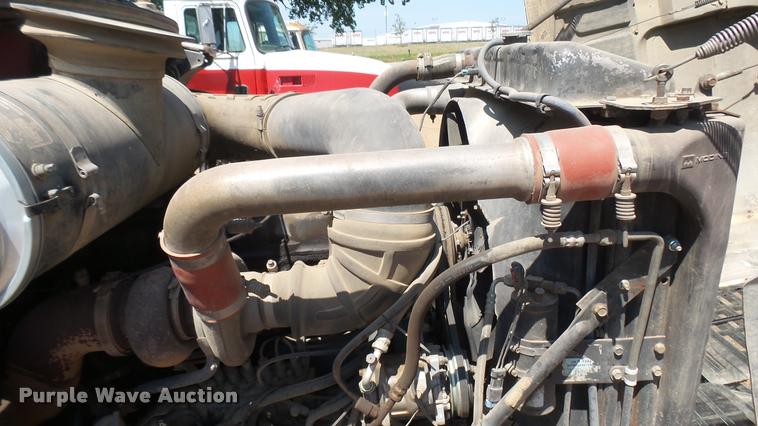 image for item DB3260 1995 Mack CH613 semi truck