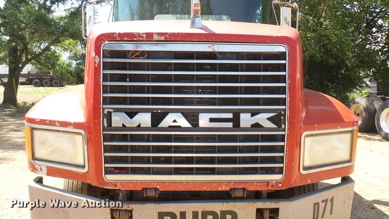 image for item DB3260 1995 Mack CH613 semi truck