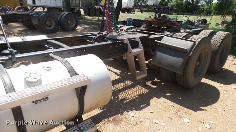 image for item DB3260 1995 Mack CH613 semi truck