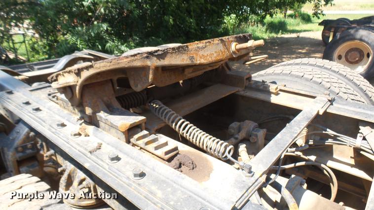 image for item DB3260 1995 Mack CH613 semi truck