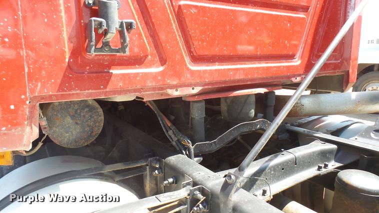 image for item DB3260 1995 Mack CH613 semi truck